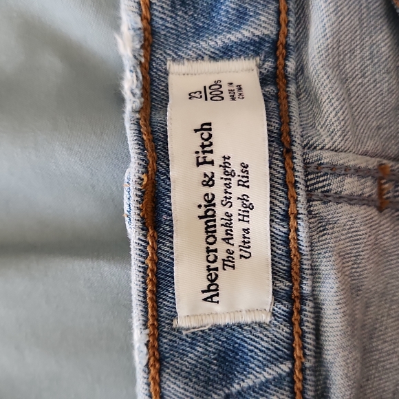 Abercrombie & Fitch the ankle straight ultra high rise - Picture 2 of 2